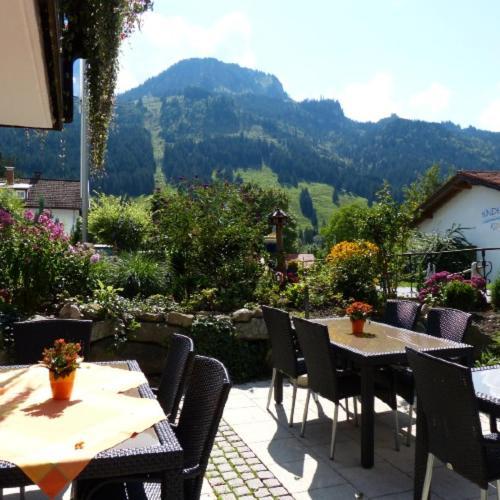 Hotel Restaurant Amadeus - Inclusive Skipass Und Vieles Mehr Бад Хинделанг Екстериор снимка