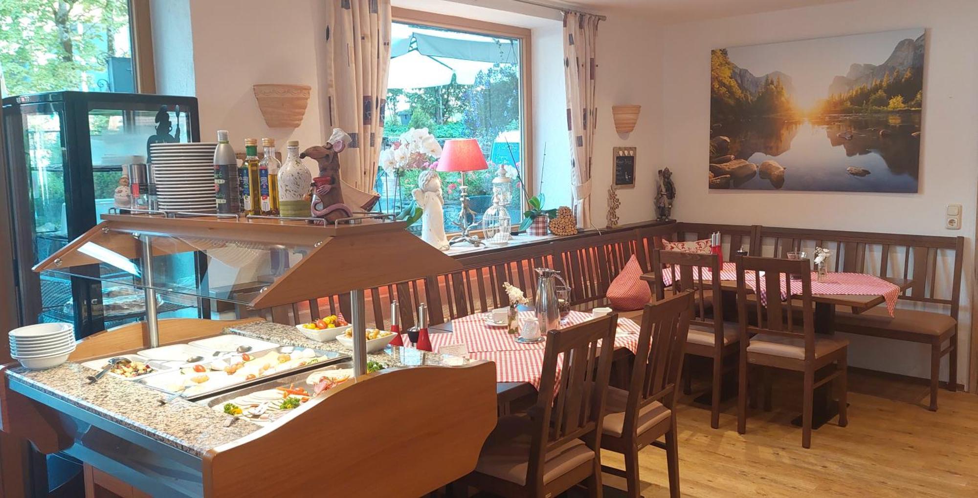 Hotel Restaurant Amadeus - Inclusive Skipass Und Vieles Mehr Бад Хинделанг Екстериор снимка