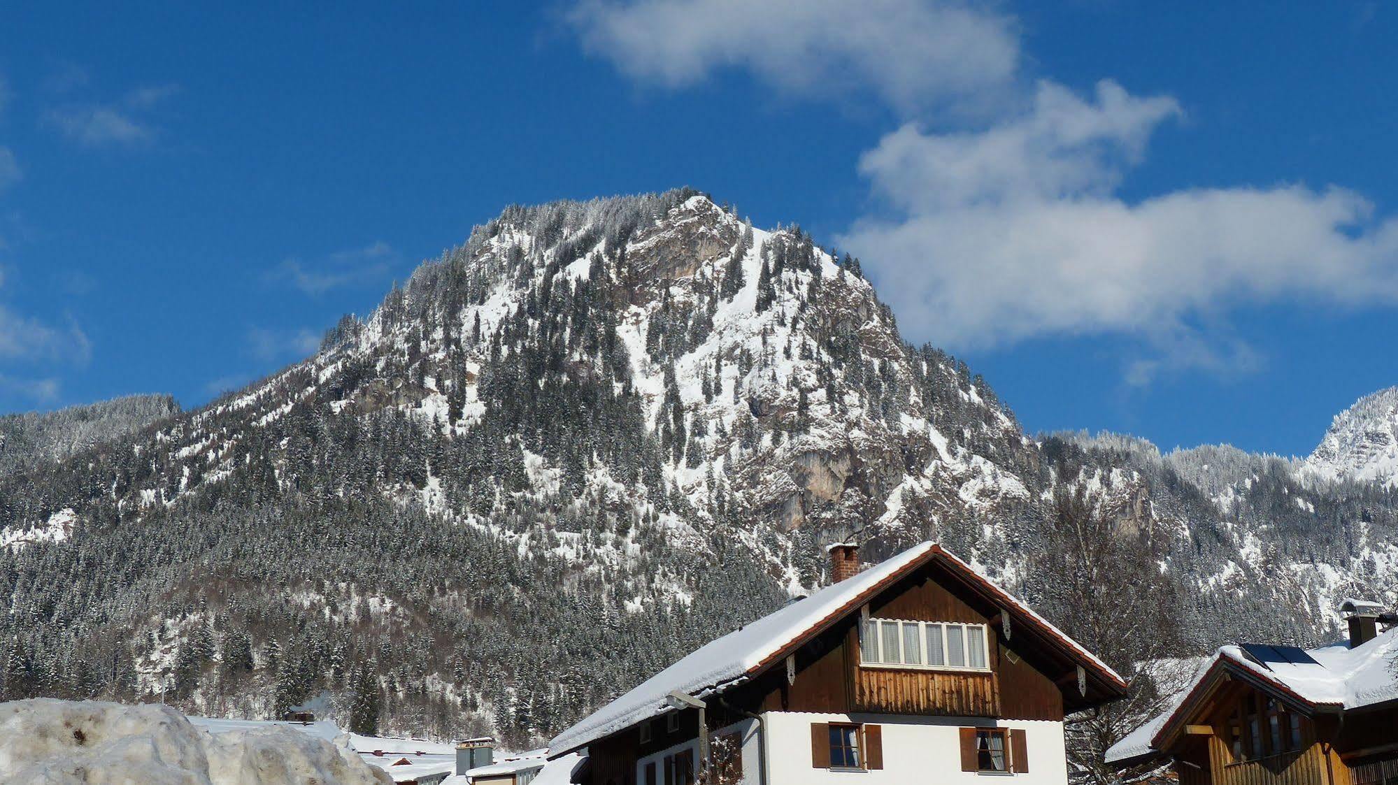 Hotel Restaurant Amadeus - Inclusive Skipass Und Vieles Mehr Бад Хинделанг Екстериор снимка